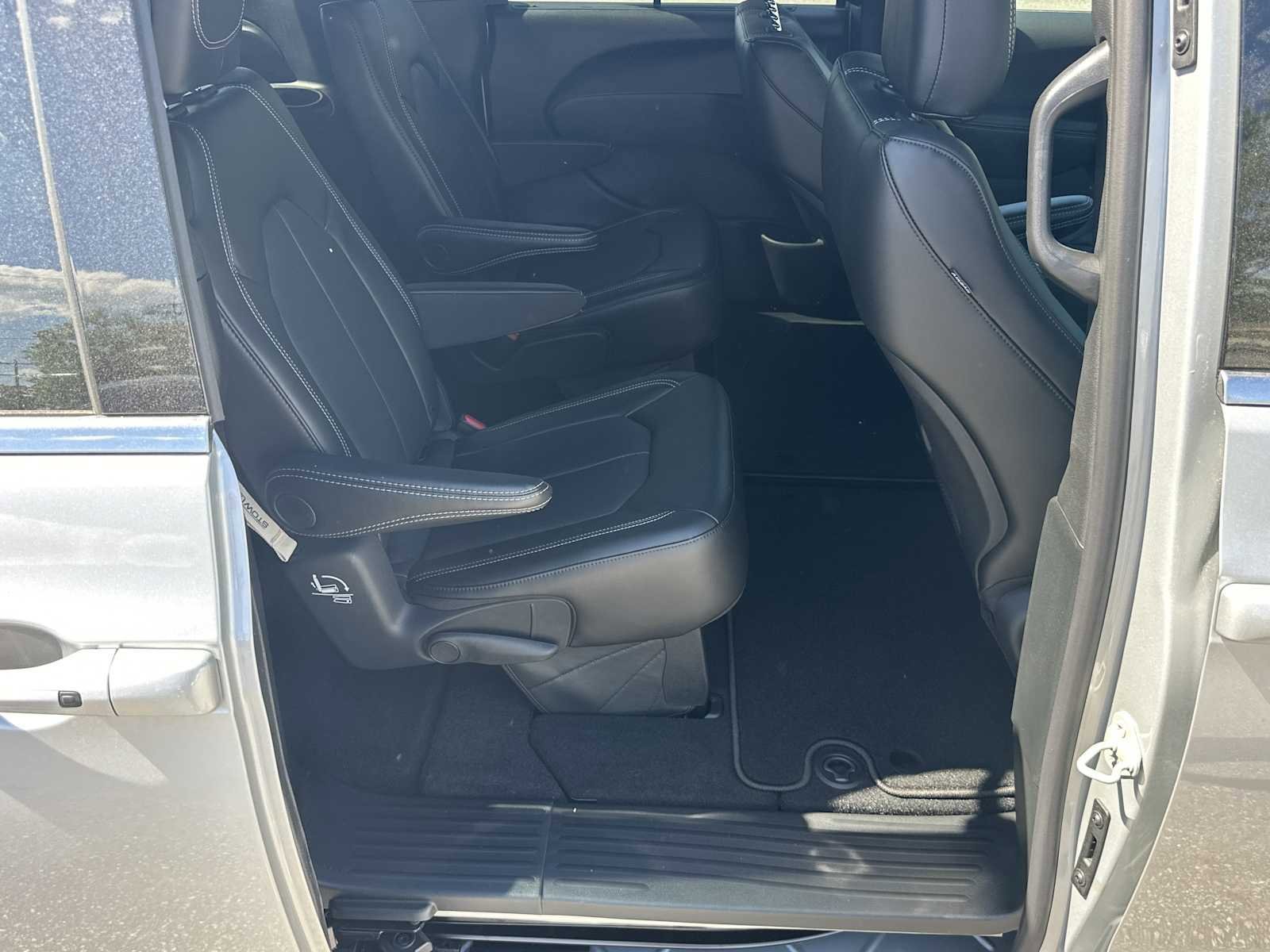 New 2026 Chrysler Pacifica Select FWD image 15