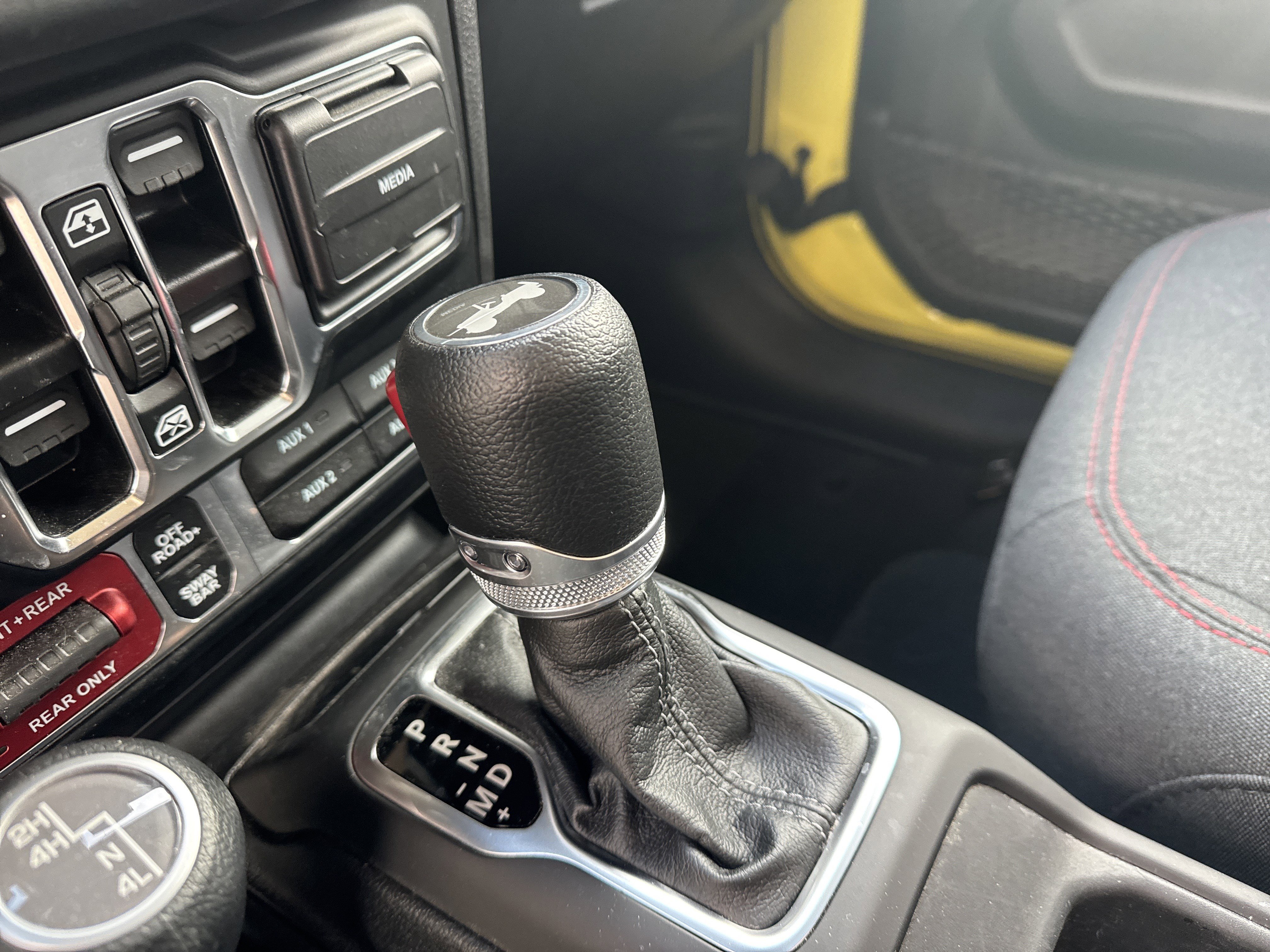 Used 2024 Jeep Wrangler Unlimited Rubicon w/ Technology Group image 18