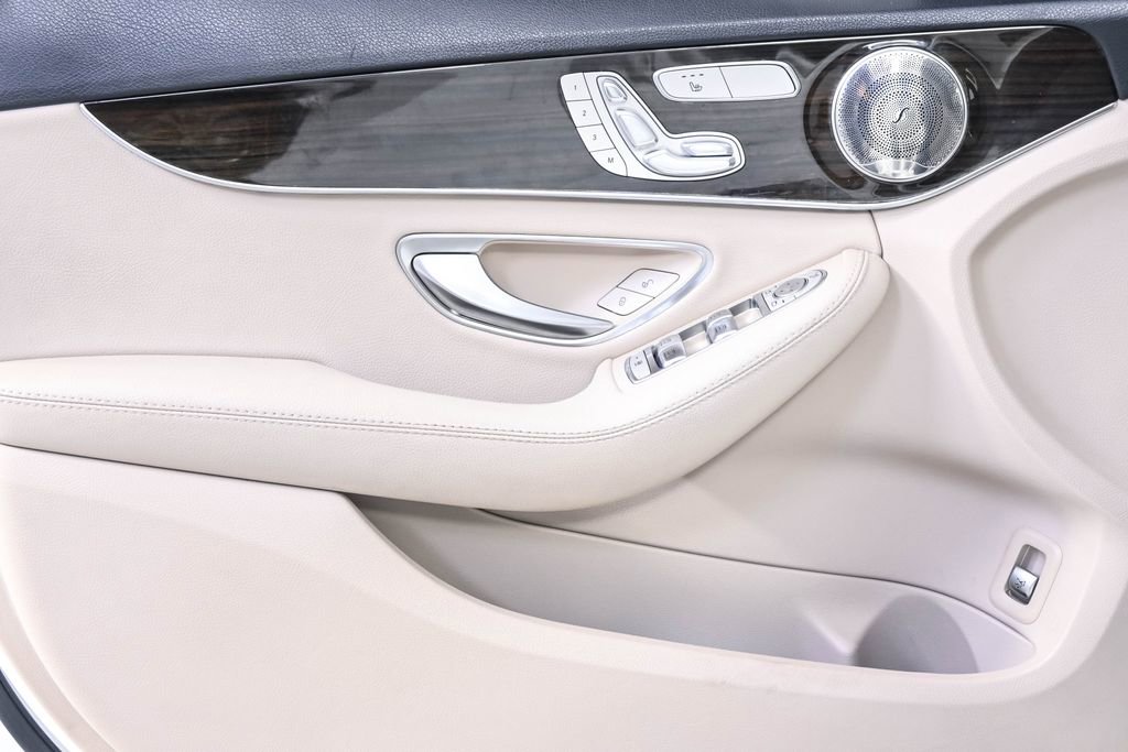 Used 2019 Mercedes-Benz C 300 Sedan image 7