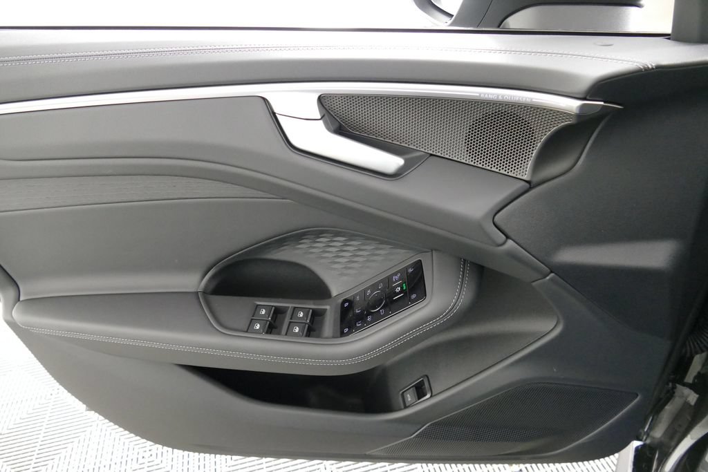 New 2026 Audi A6 Premium Plus AWD/4WD image 30