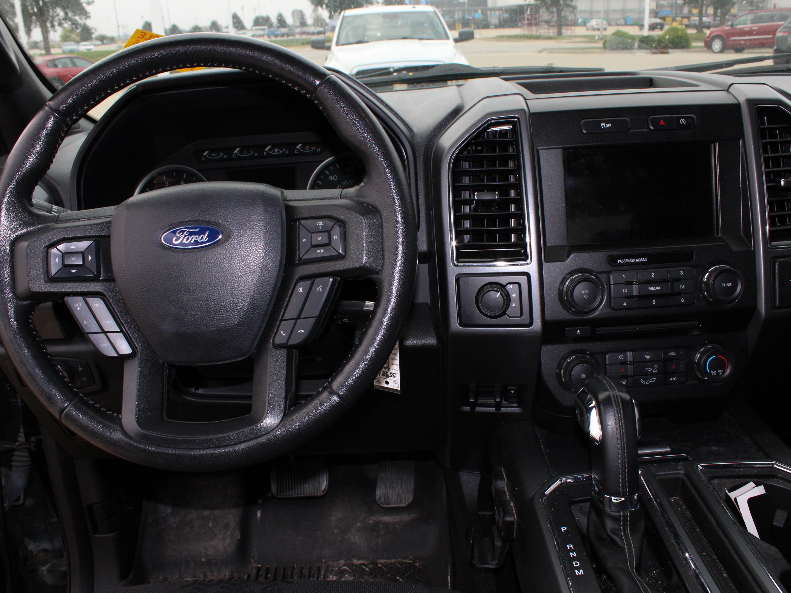Used 2018 Ford F150 XLT w/ Equipment Group 302A Luxury AWD/4WD image 9