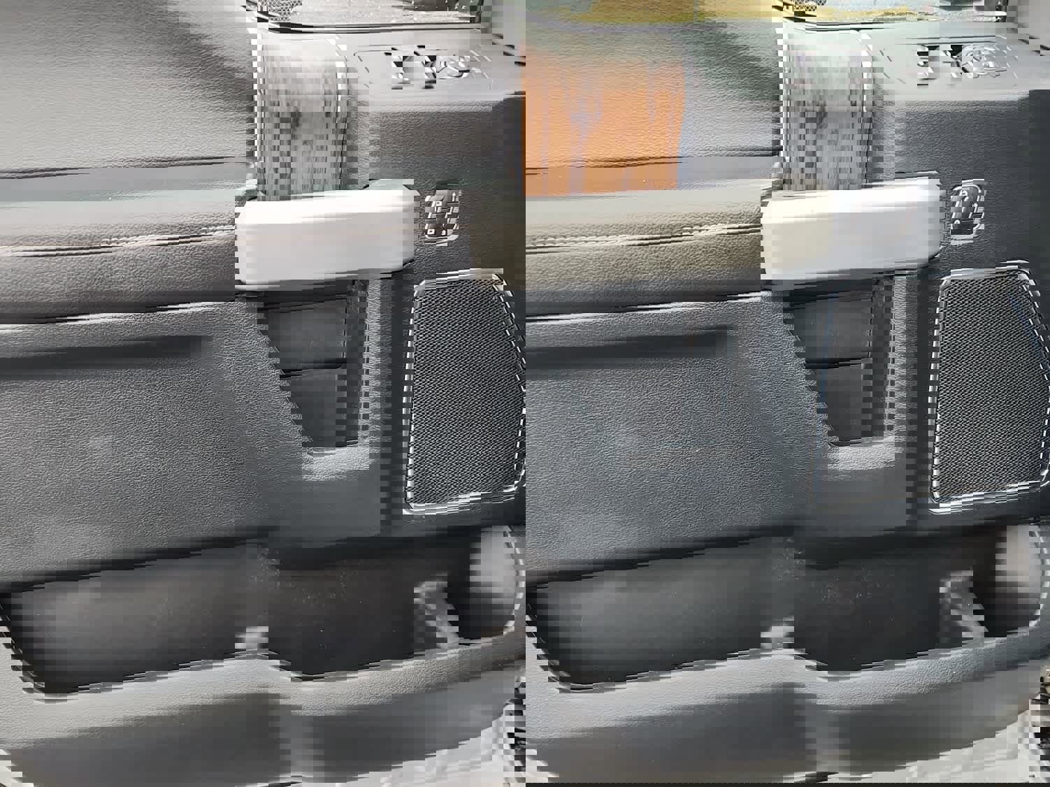 Used 2018 Ford F150 Lariat w/ Equipment Group 502A Luxury image 12