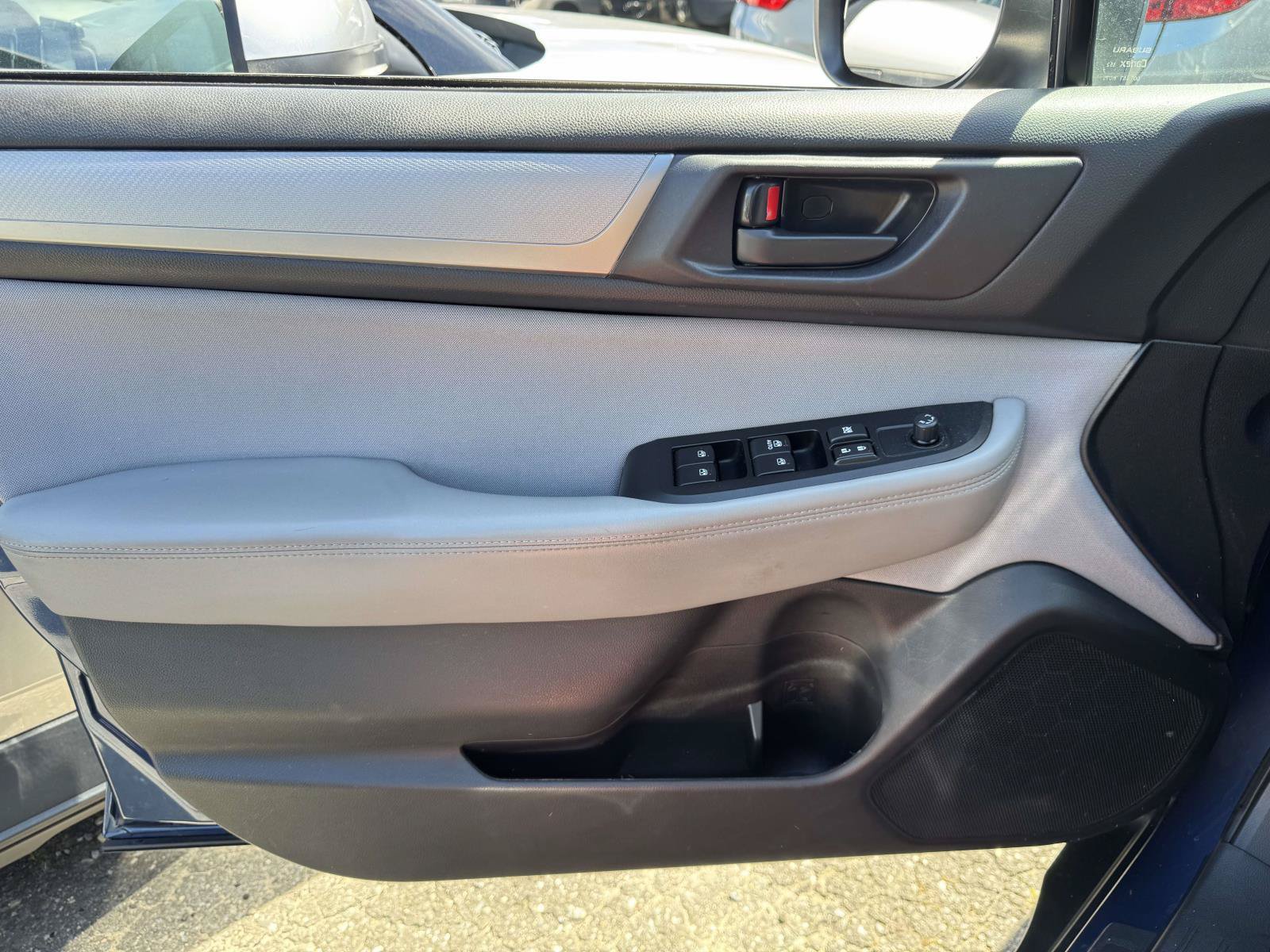 Used 2019 Subaru Outback 2.5i AWD/4WD image 13