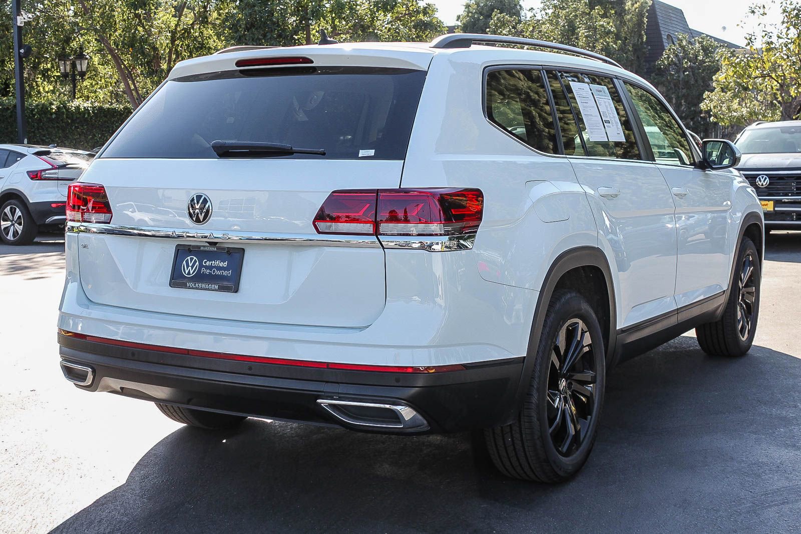 Certified 2023 Volkswagen Atlas SE w/ Black Wheel Package image 6