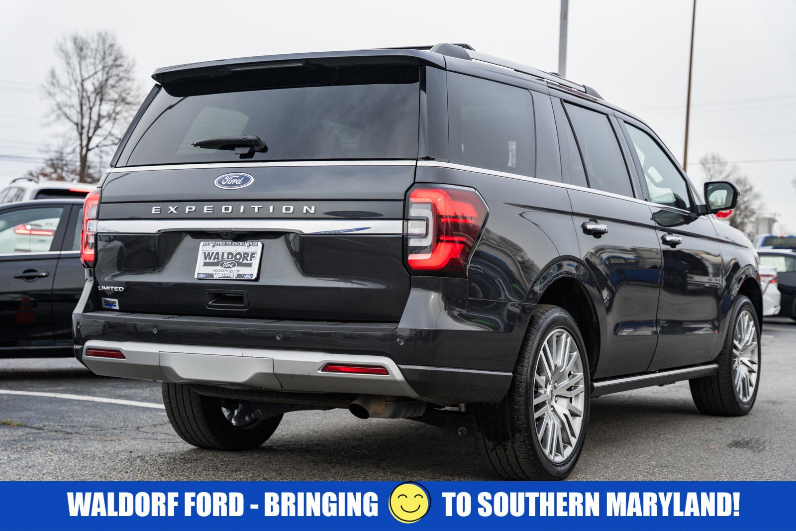 Used 2024 Ford Expedition Limited image 4