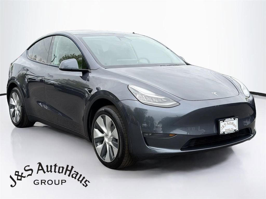 Used 2020 Tesla Model Y Long Range AWD/4WD image 1