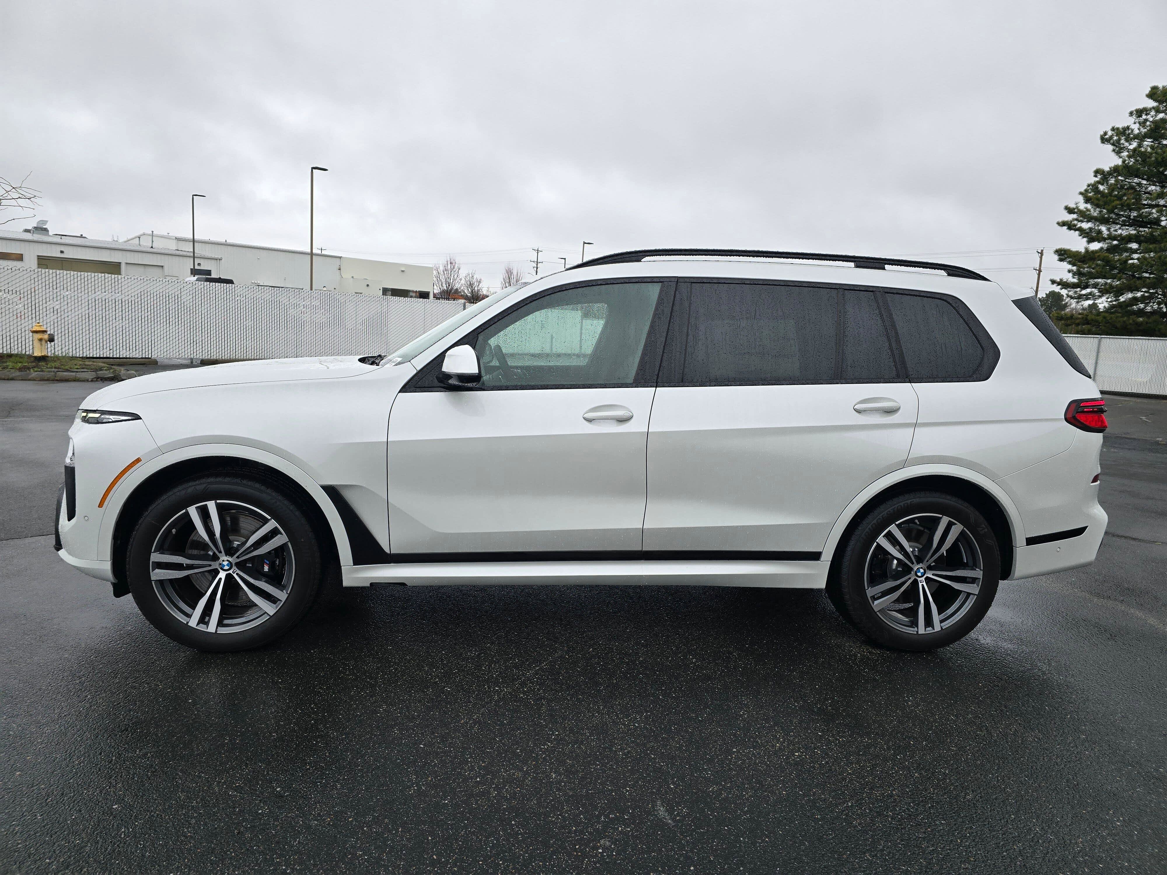 New 2026 BMW X7 xDrive40i w/ M Sport Package image 3