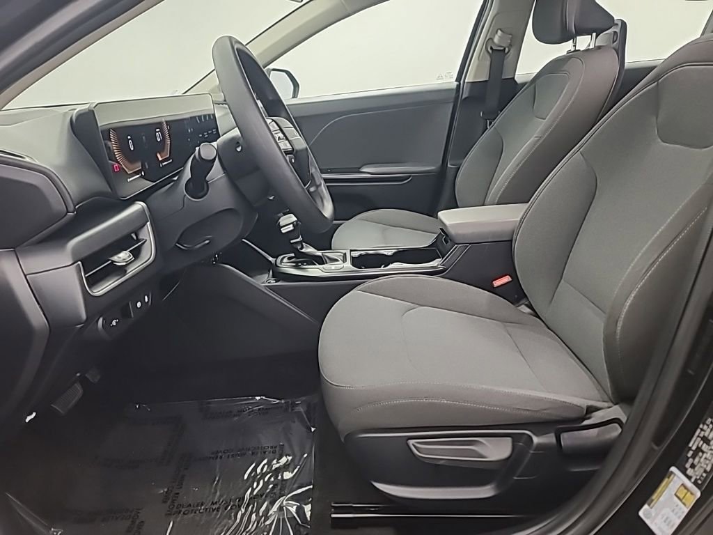 Used 2025 Kia K4 FWD image 24
