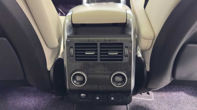 Used 2019 Land Rover Range Rover Sport HSE image 17