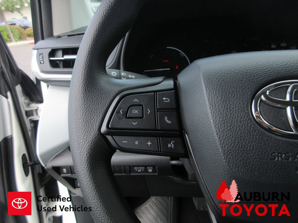 Used 2026 Toyota Sienna LE image 35