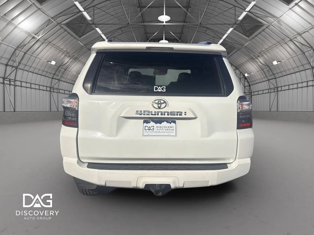 Used 2021 Toyota 4Runner SR5 Premium w/ Moonroof Package AWD/4WD image 2