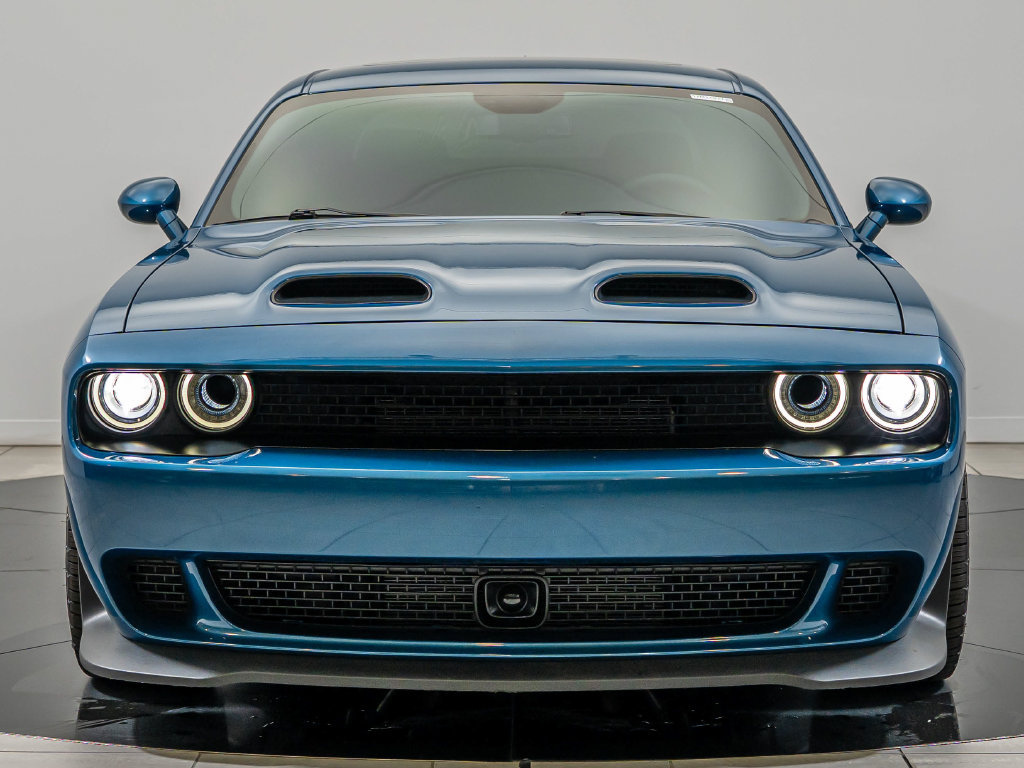 Used 2023 Dodge Challenger SRT Hellcat RWD image 2