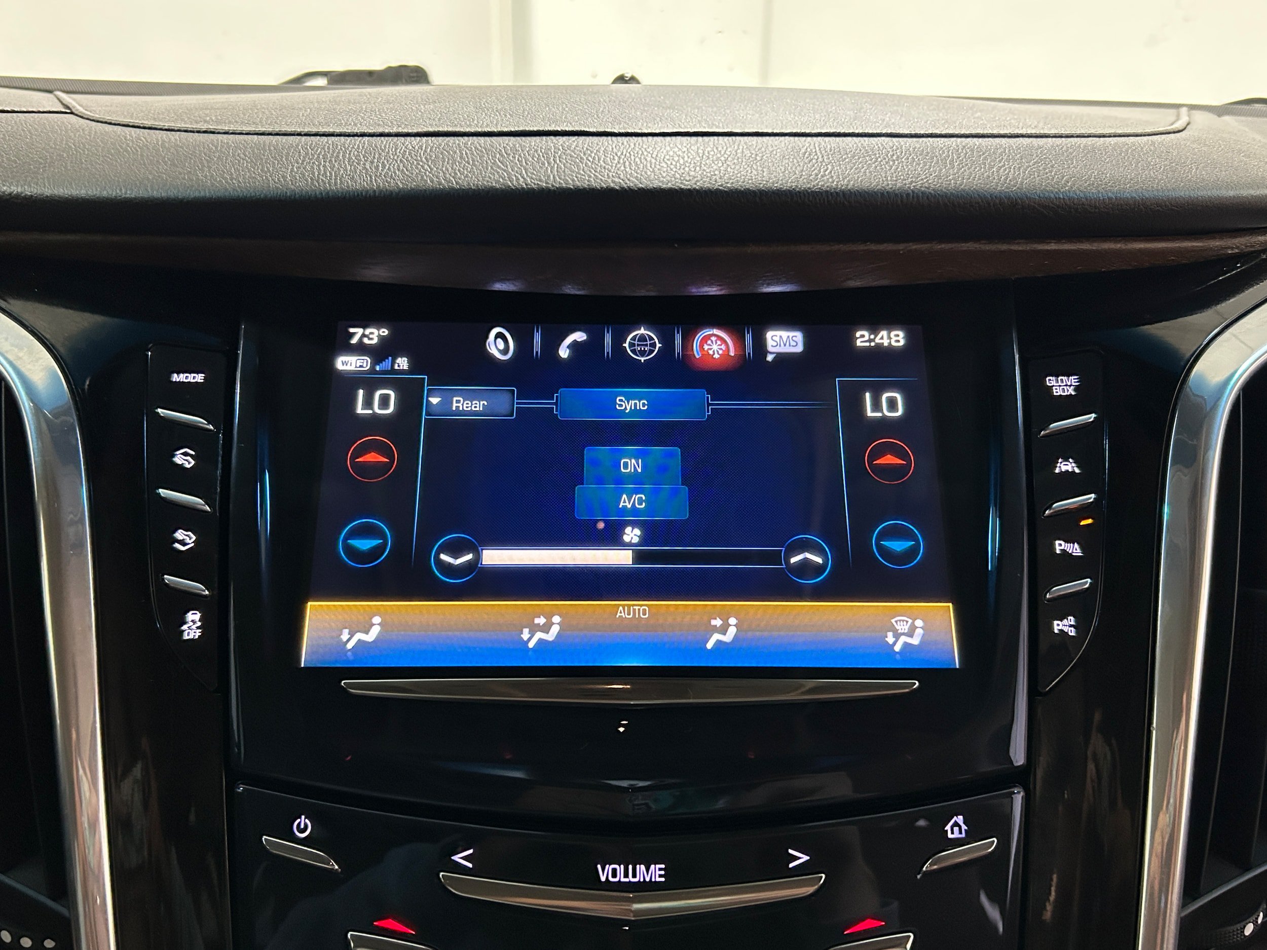 Used 2017 Cadillac Escalade Luxury AWD/4WD image 8