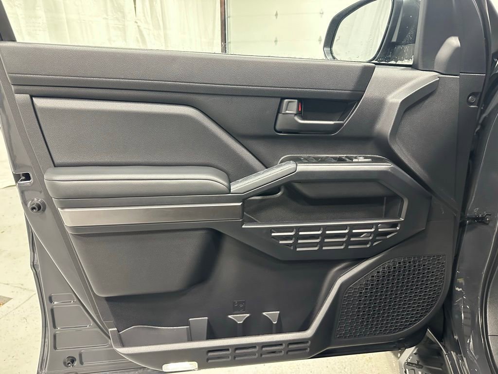 Used 2025 Toyota 4Runner SR5 image 8