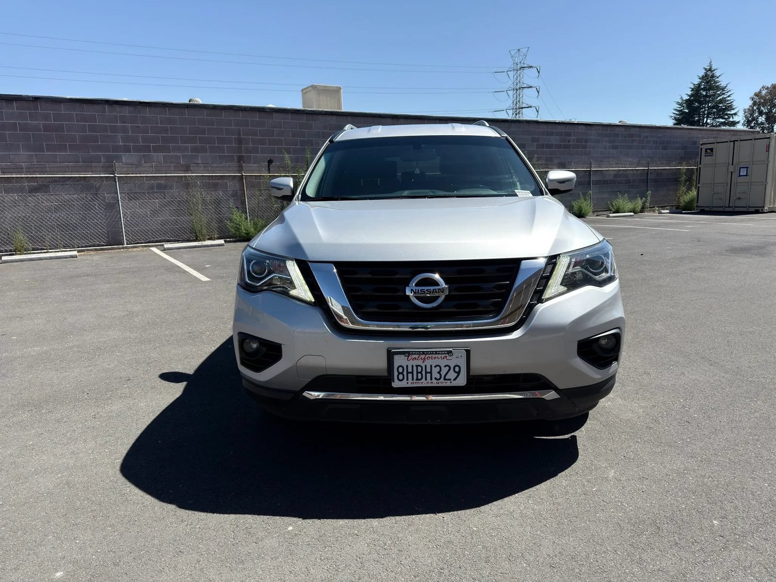 Used 2018 Nissan Pathfinder SV FWD image 2