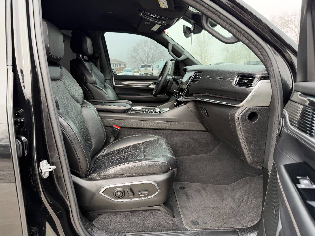 Used 2022 Jeep Wagoneer Series I image 13