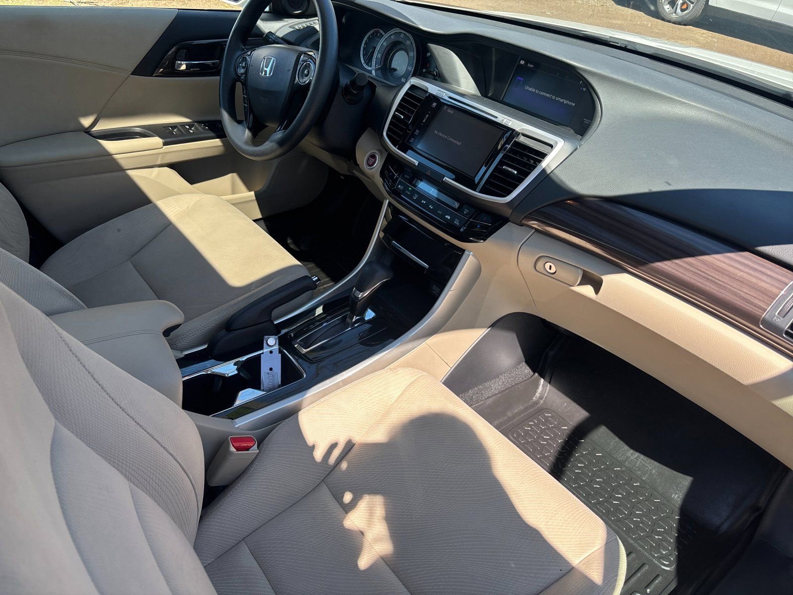 Used 2017 Honda Accord EX image 16