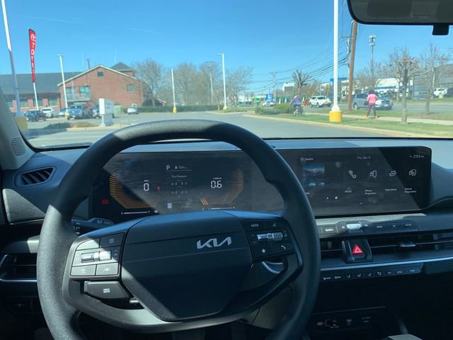 Used 2025 Kia K4 LXS FWD image 16