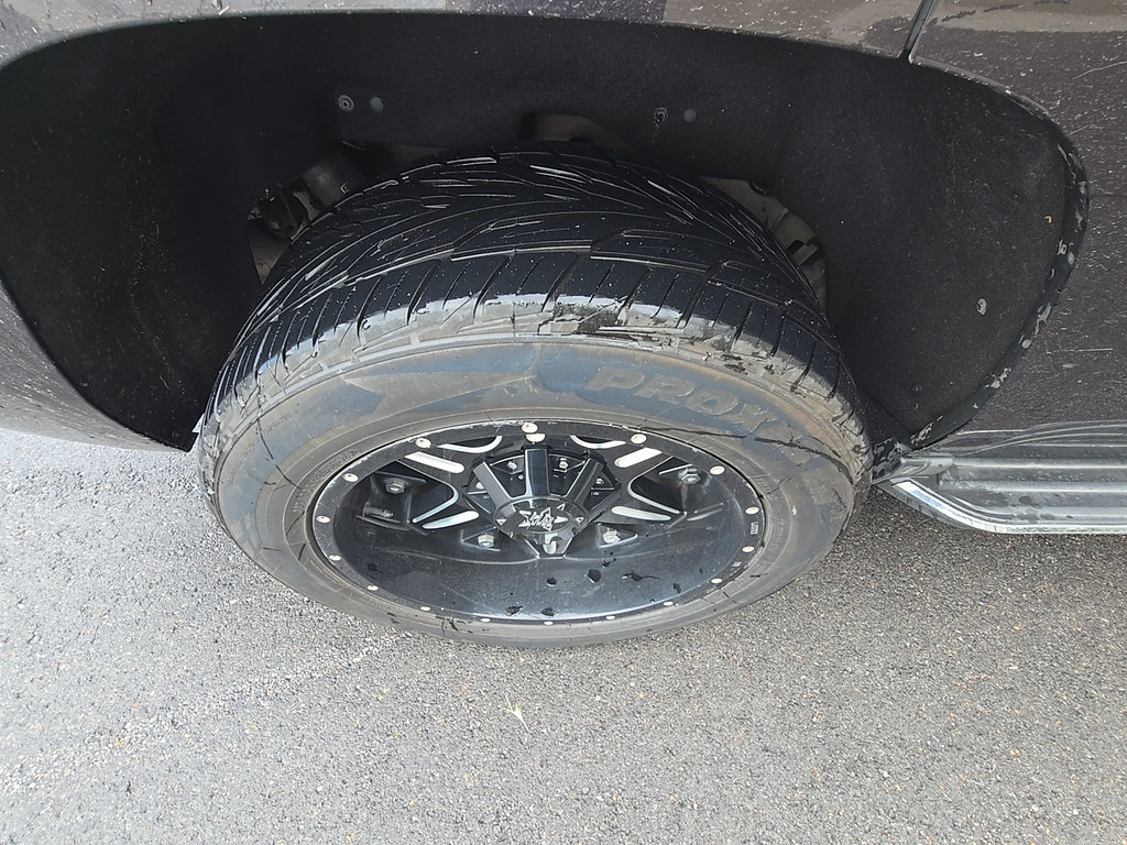 Used 2015 Chevrolet Tahoe LTZ AWD/4WD image 4