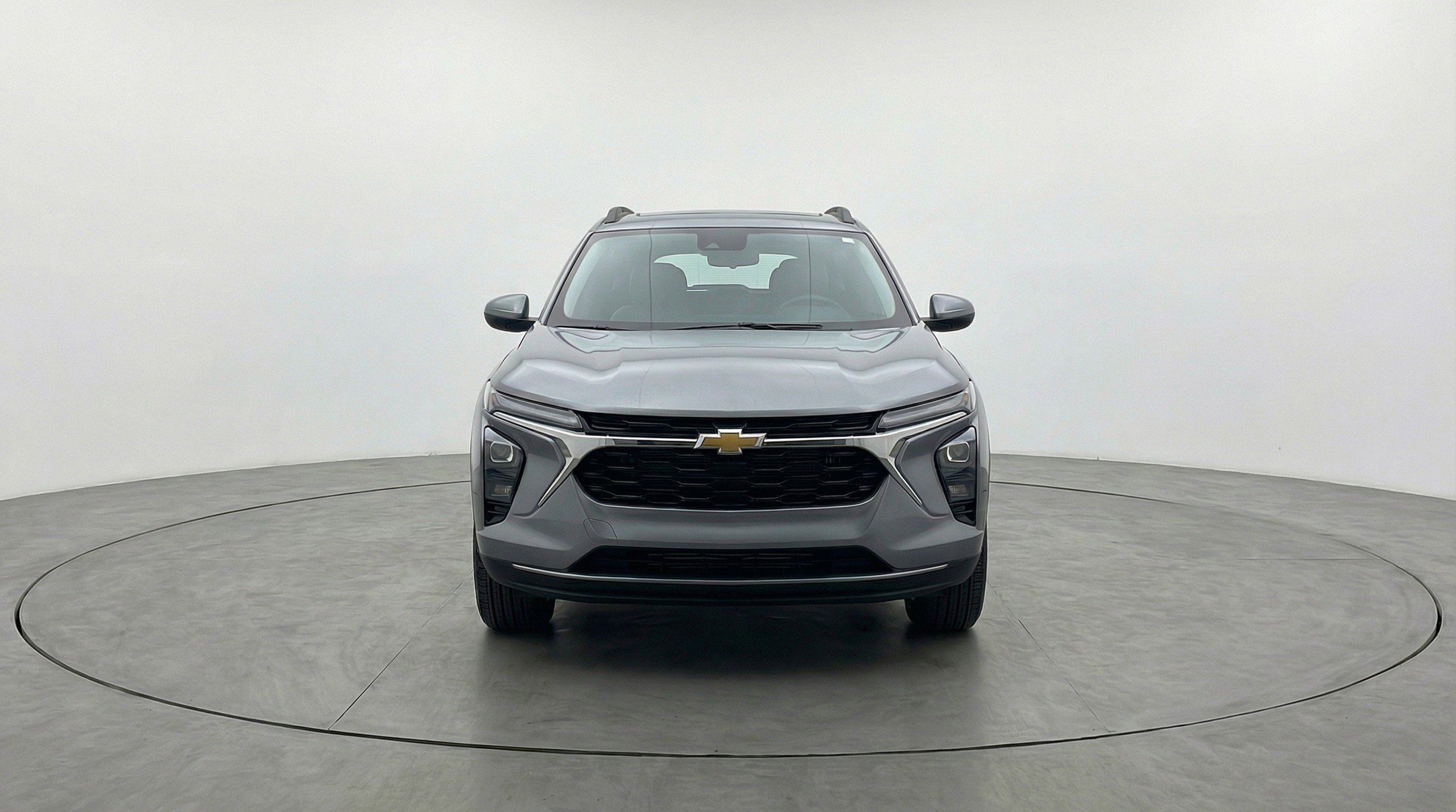 Used 2025 Chevrolet Trax LT image 2