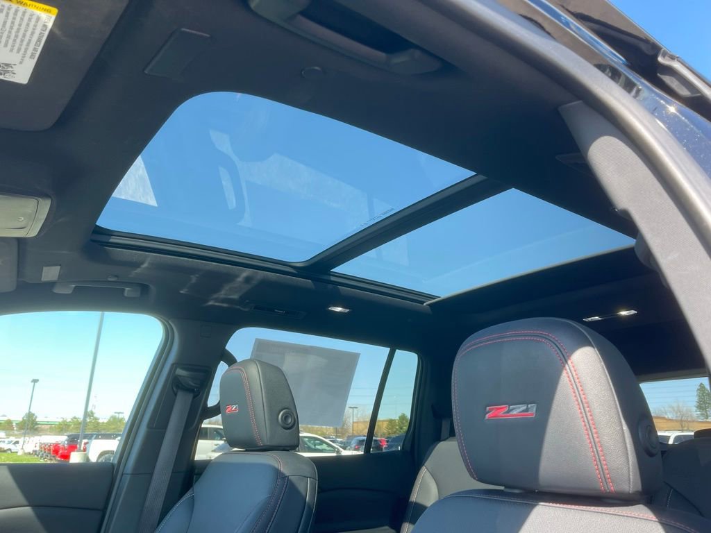 Used 2025 Chevrolet Traverse Z71 w/ Enhanced Driving Package image 12