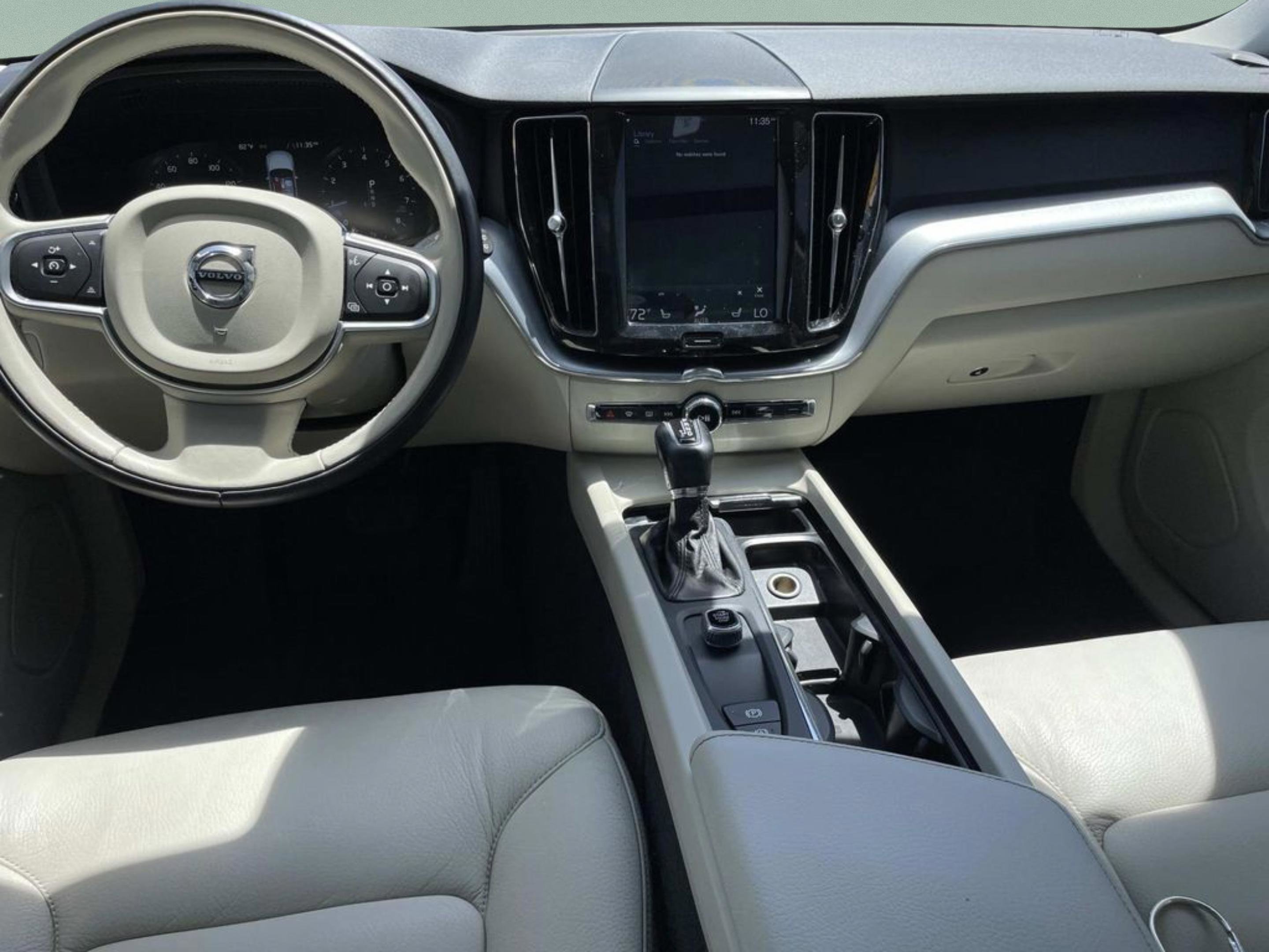 Used 2018 Volvo XC60 T6 Momentum w/ Vision Package AWD/4WD image 9