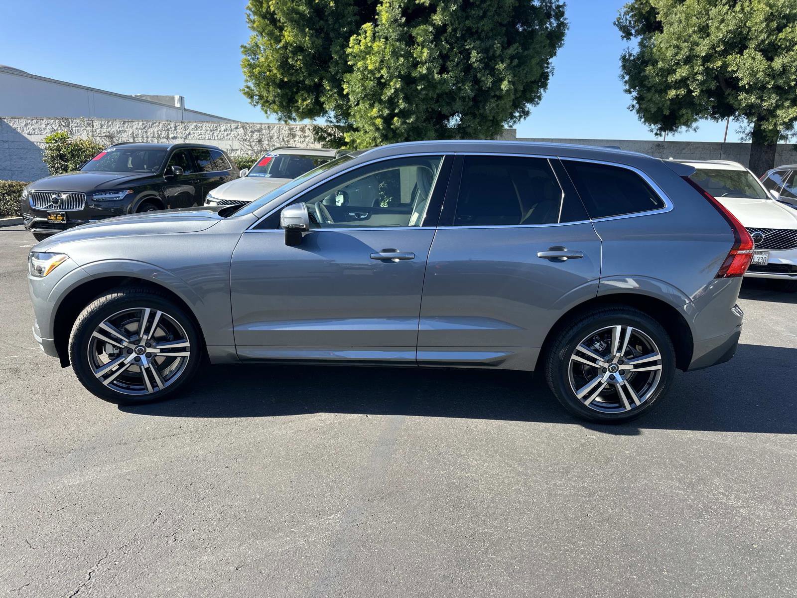Certified 2021 Volvo XC60 T5 Momentum w/ Premium Package image 7