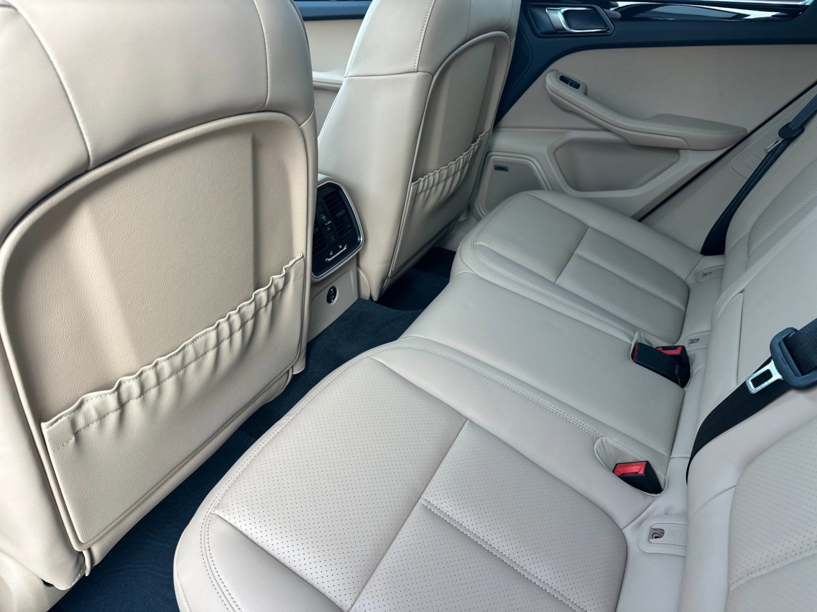 New 2026 Porsche Macan S image 13