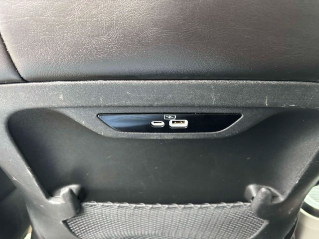 Used 2023 Chrysler Pacifica Touring-L FWD image 27