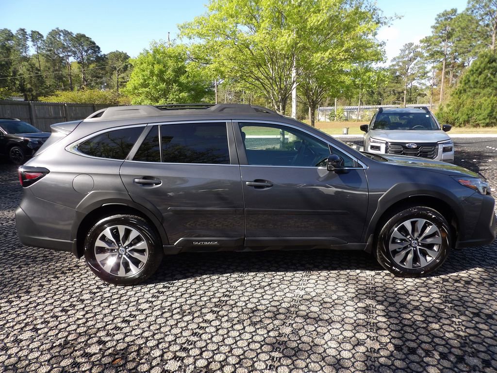 Used 2025 Subaru Outback Limited image 5
