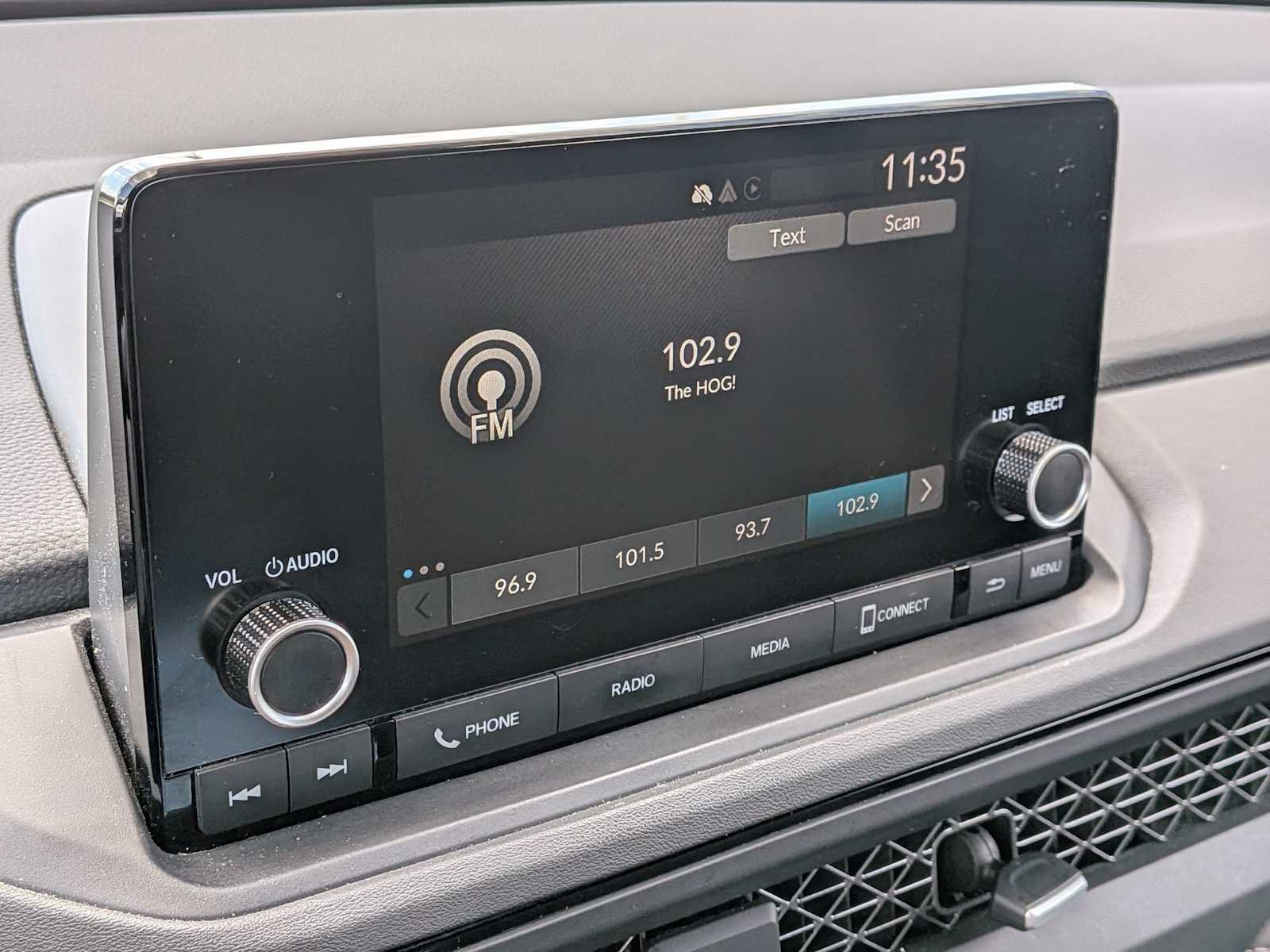 Certified 2023 Honda Accord EX image 28