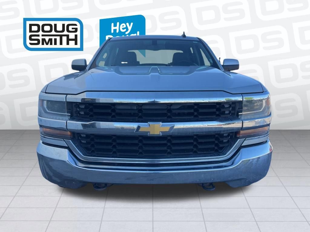 Used 2017 Chevrolet Silverado 1500 LT w/ Trailering Package image 2