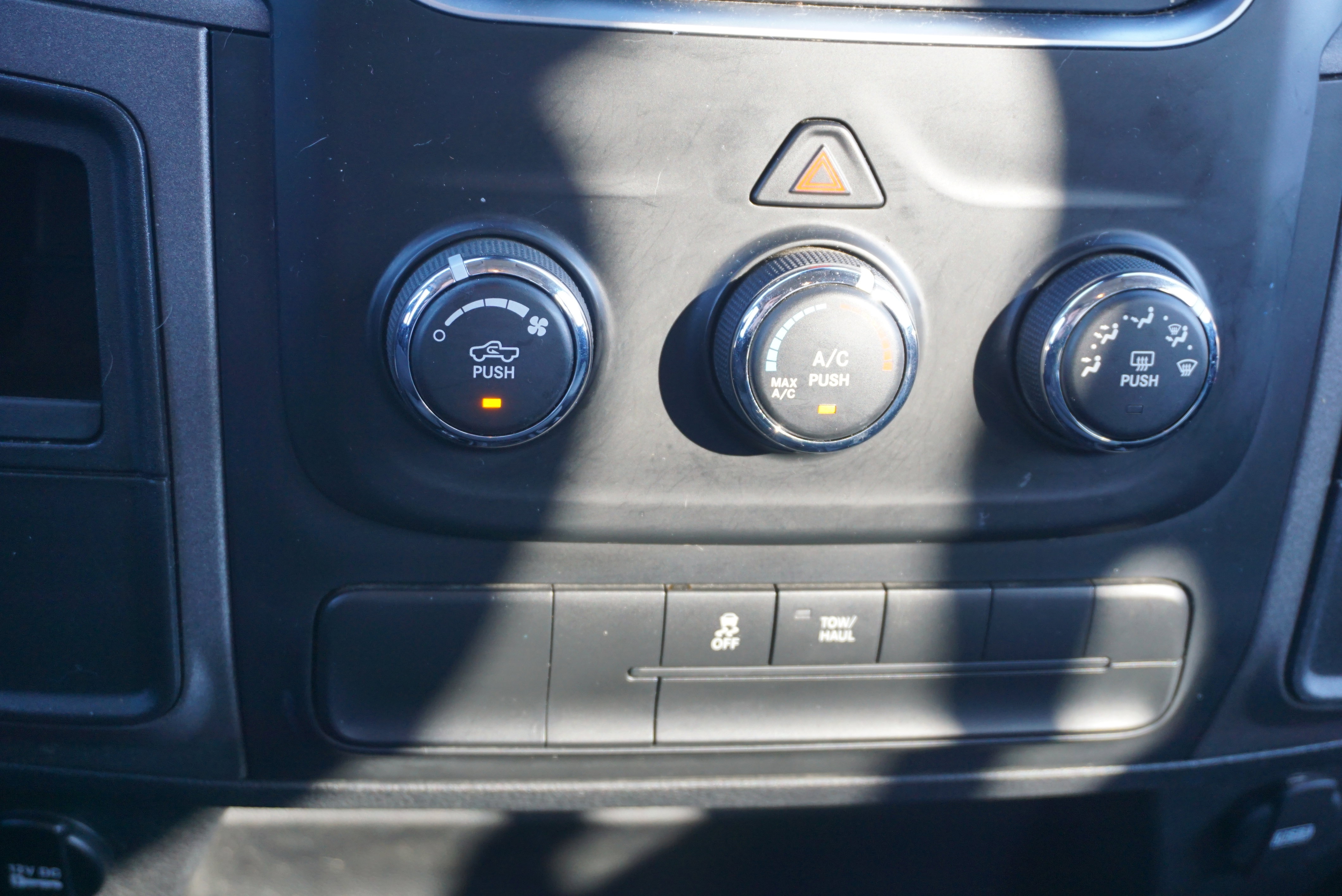 Used 2018 RAM 3500 Tradesman w/ Chrome Appearance Group image 12