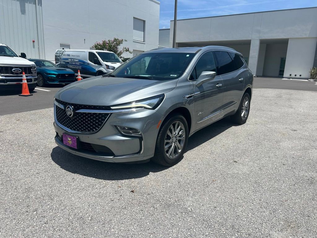 Used 2023 Buick Enclave Avenir w/ Avenir Technology Package AWD/4WD image 2
