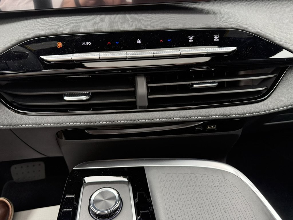 New 2026 Buick Enclave Sport Touring w/ Power Package FWD image 18