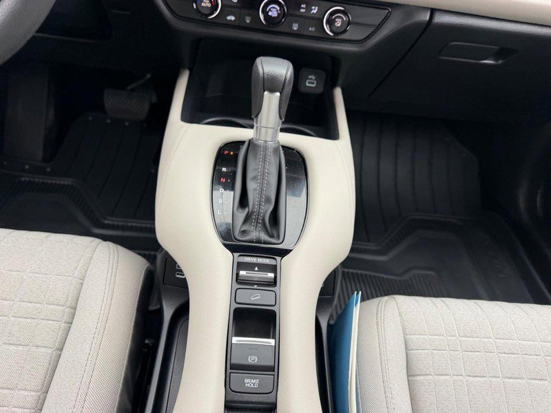 Certified 2024 Honda HR-V LX image 15