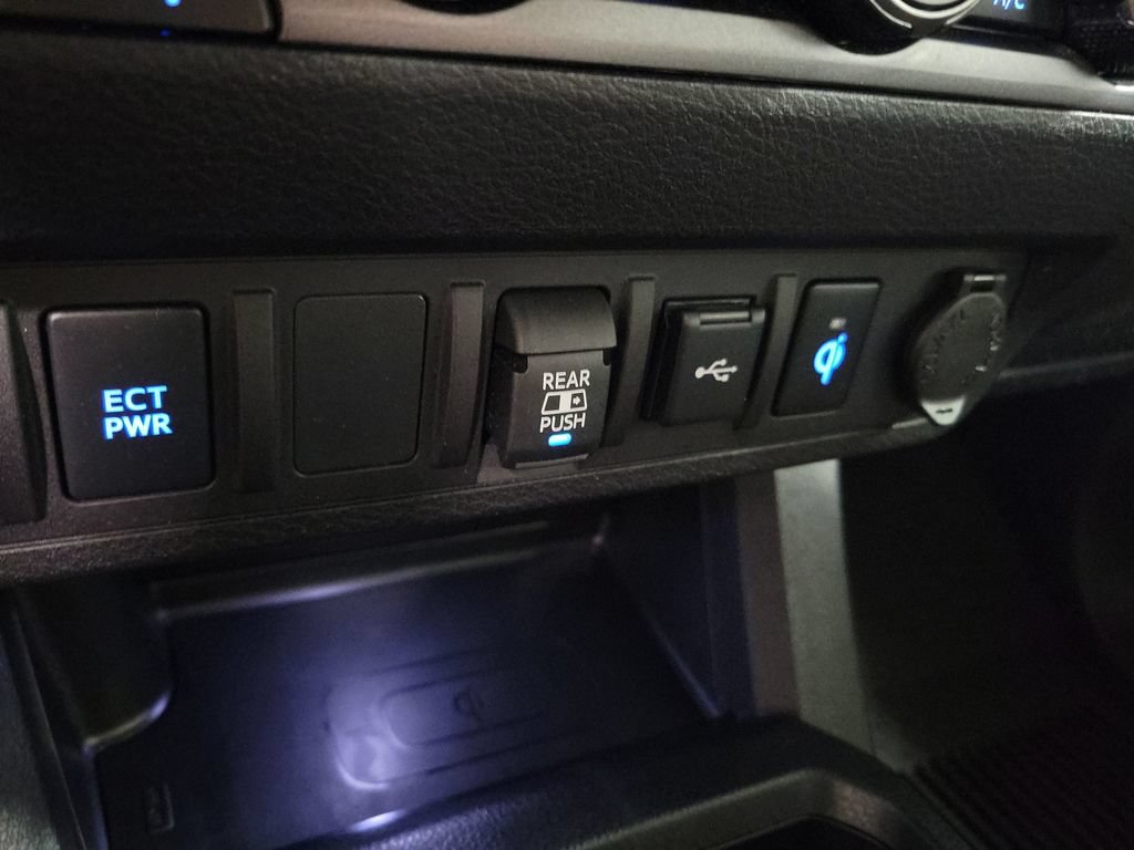 Used 2023 Toyota Tacoma TRD Sport AWD/4WD image 21