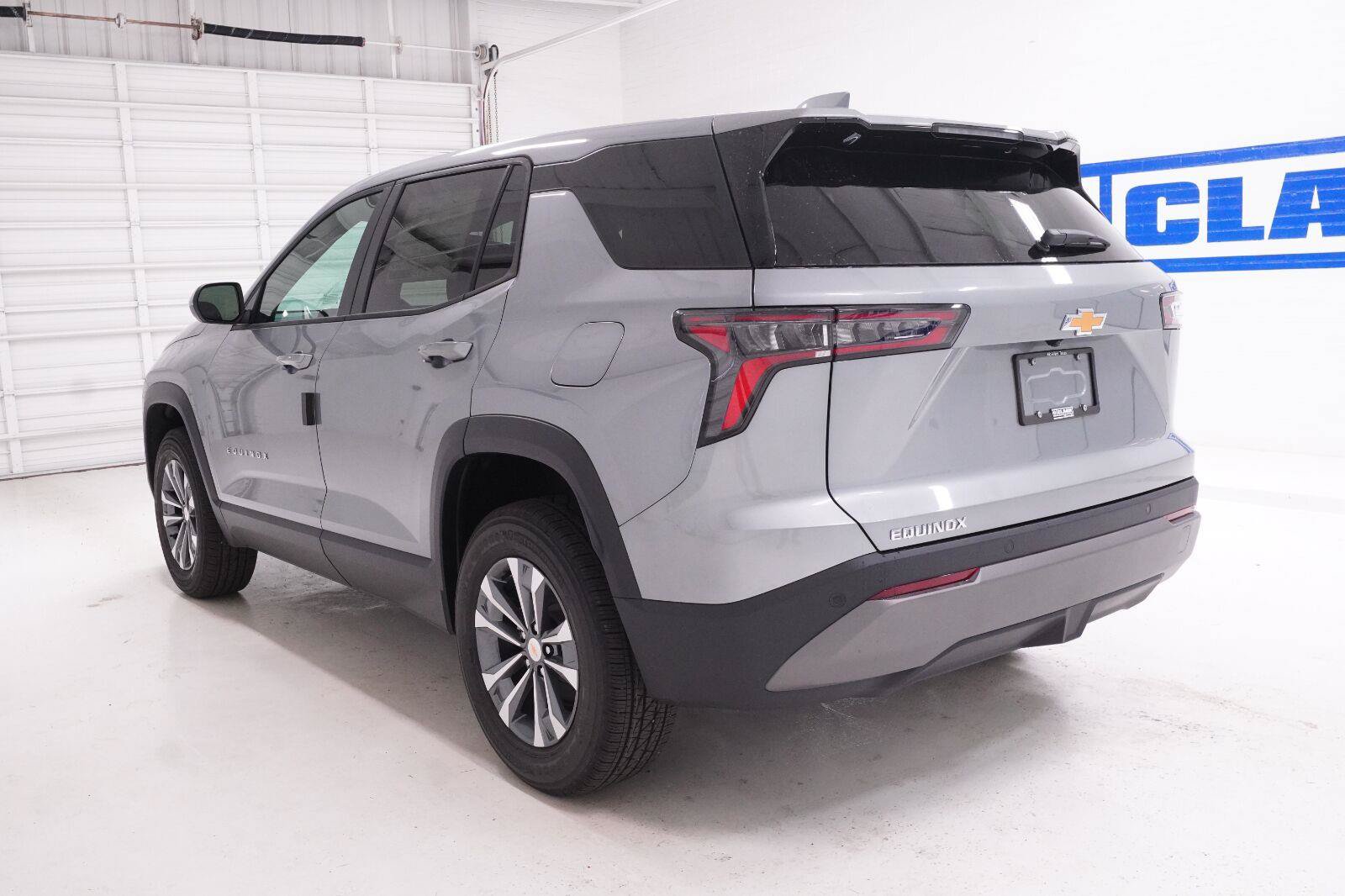 New 2027 Chevrolet Equinox LT FWD image 33