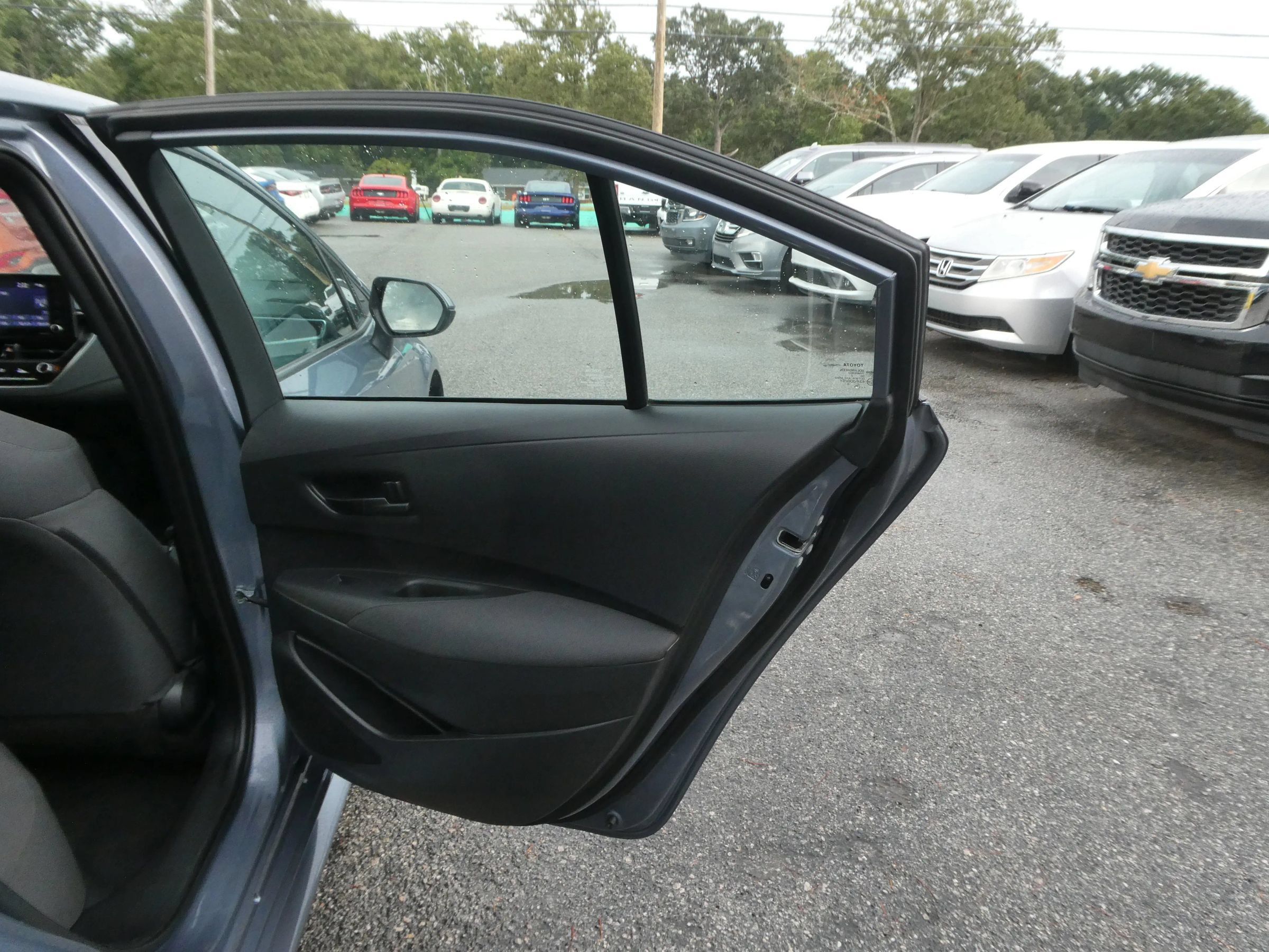 Used 2022 Toyota Corolla LE FWD image 23