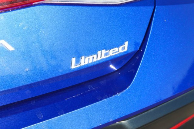 Used 2024 Hyundai Elantra Limited image 8