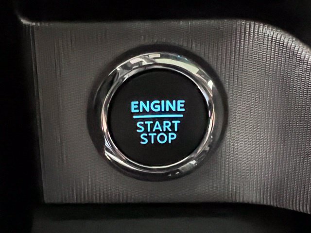Used 2023 Ford F350 Platinum w/ Tremor Off-Road Package AWD/4WD image 32