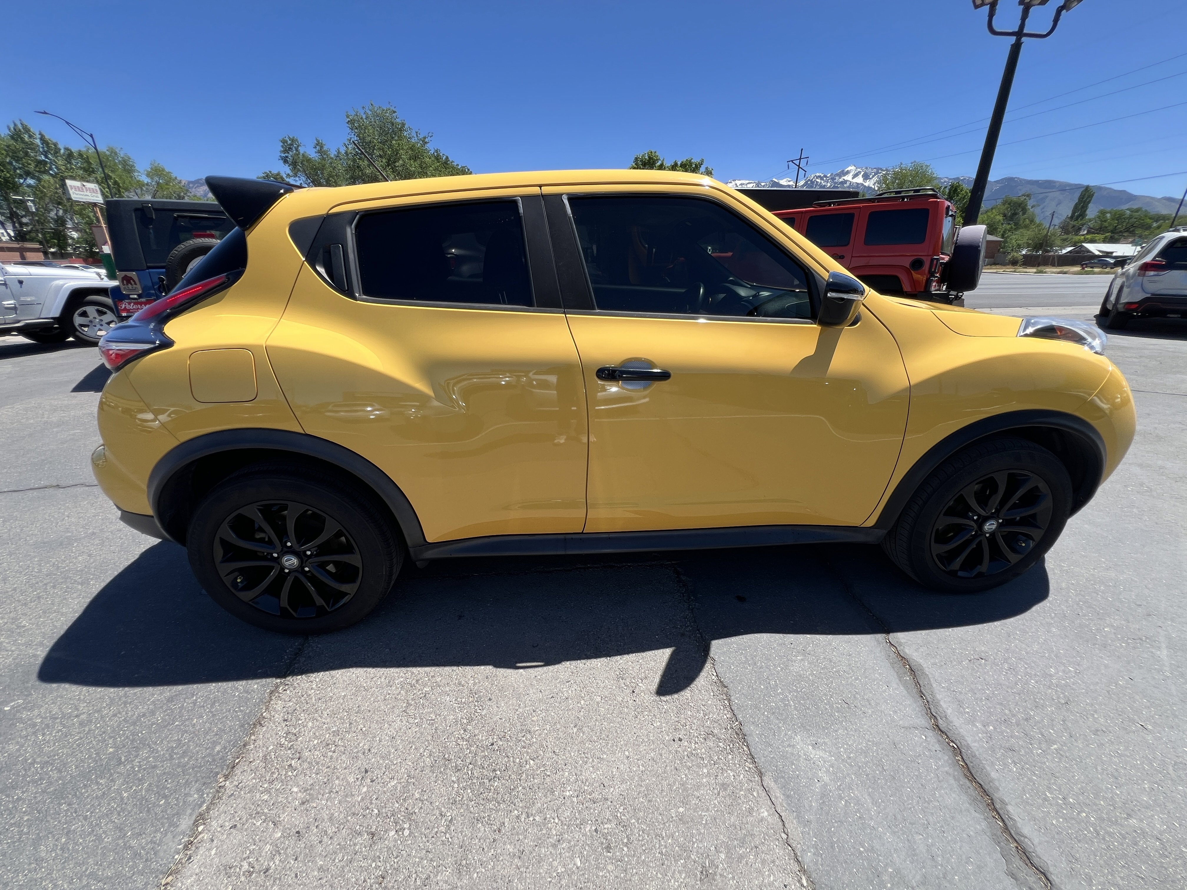 Used 2016 Nissan Juke SV FWD image 4