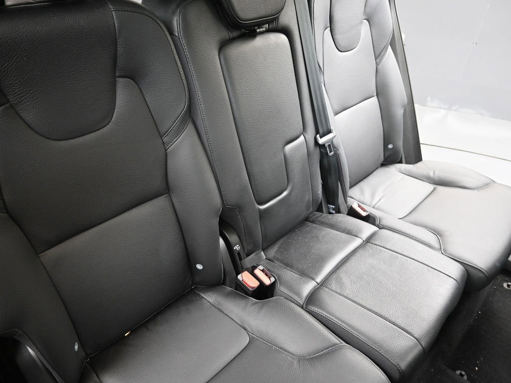 Certified 2024 Volvo XC90 B6 Plus w/ Protection Package Premier image 16
