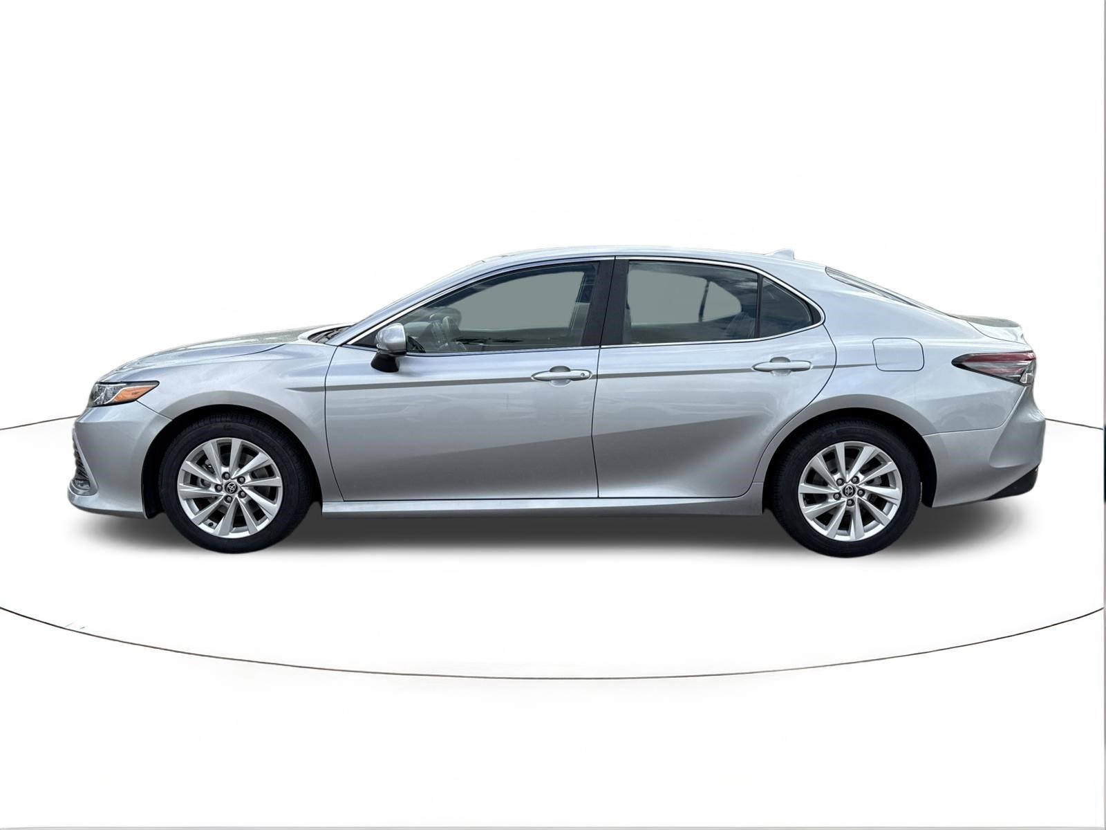 Used 2024 Toyota Camry LE FWD image 6
