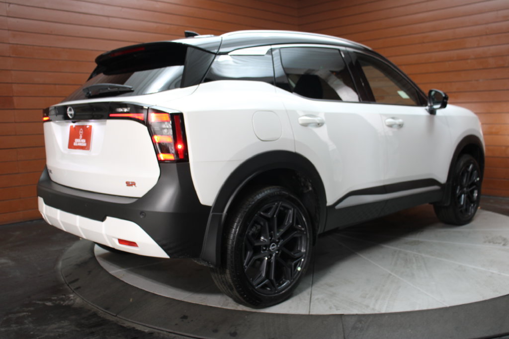 New 2026 Nissan Kicks SR FWD image 4