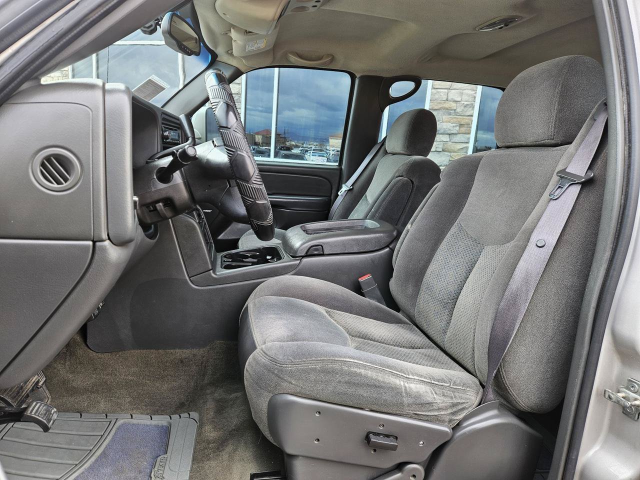 Used 2005 Chevrolet Silverado 2500 LS w/ Heavy-Duty Power Package AWD/4WD image 11