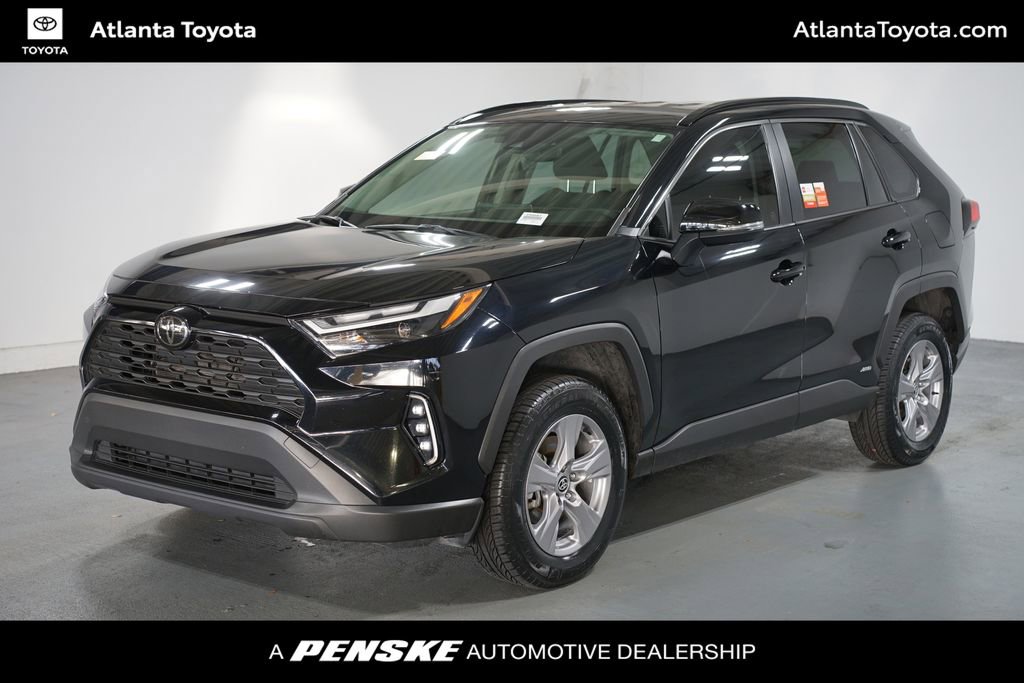 Used 2025 Toyota RAV4 XLE image 1