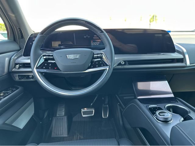 New 2026 Cadillac Vistiq Sport w/ LPO, Floor Liner Package AWD/4WD image 5