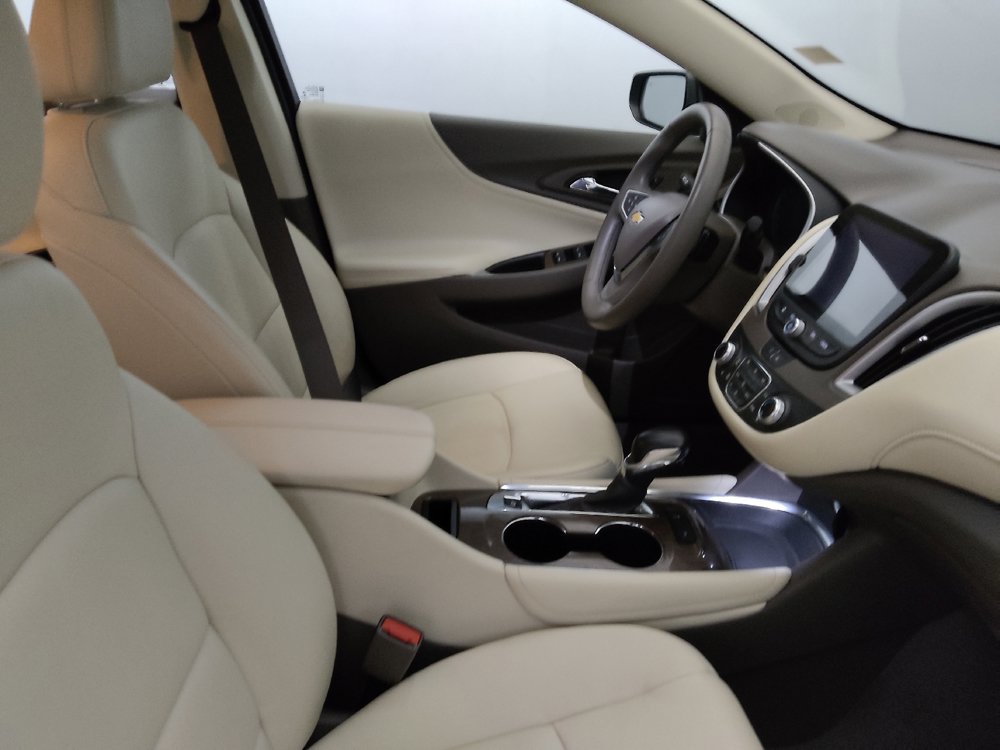 Used 2022 Chevrolet Malibu LT w/ Leather Package FWD image 21