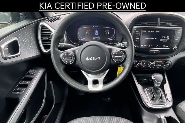 Certified 2023 Kia Soul LX w/ LX Technology Package FWD image 5